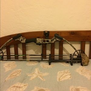 Compound bow. Mission menace